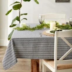 Design Imports Farmhouse Gingham Tablecloth, Black, 60X84"