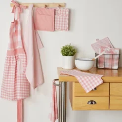 Design Imports Pink/White Asst Potholder Set/4 -Design Imports GUEST 1024f1e1 dad6 48fe 9e96 98b4c4c4bb28