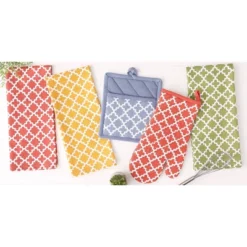 Design Imports Antique Green Lattice Oven Mitt And Potholder Set -Design Imports GUEST 36f35404 da19 4d4d 8c53 f7578bf492cf