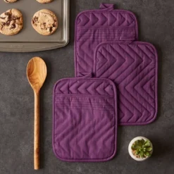 Design Imports Quilted Potholder Set 3 Piece Eggplant 7X9" -Design Imports GUEST 633883af b5a5 49c8 a3d5 5ff36a6ecbbb