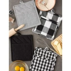 Design Imports Black/White Asst Potholder Set/4 -Design Imports GUEST 78e8609d 84d0 44a2 9b87 28f623bcca2e
