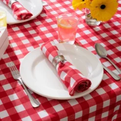 Design Imports Tango Red Check Outdoor Tablecloth With Zipper 60X120