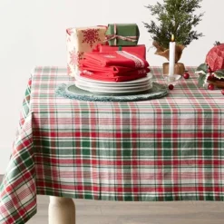 Design Imports Yuletide Plaid Tablecloth 70 Round -Design Imports GUEST c74af189 106e 4618 b14f cfaccefea04c